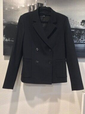 Theory Wool Blend Tailored Blazer – Lightweight & Comfortable SZ 6